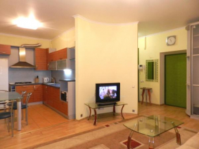 2-room Studio Apartment on Sobornyi Avenue 174-а, by GrandHome